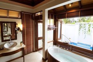 images/resorts/Kurumba/Kurumba Maldives Resort2.jpg